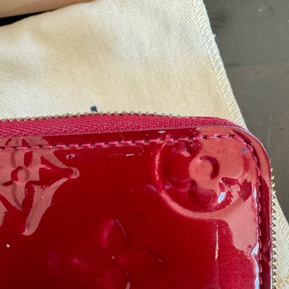 Authentic Louis Vuitton Zippy wallet- red vernis - Picture 13 of 16